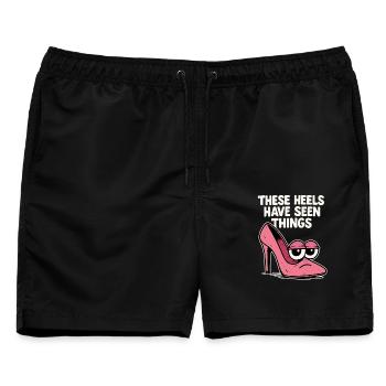 These heels have seen things | Comic High Heels - Männer Badeshorts - Schwarz - Vorne - AI Model Male 178 light (178cm)