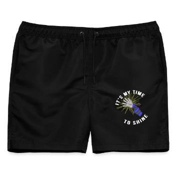 Es ist meine Zeit zu glänzen - Männer Badeshorts - Schwarz - Vorne - AI Model Male 178 light (178cm)