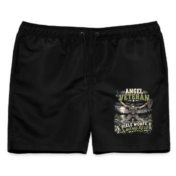 Angel Veteran – Viele Würfe, wenig Reue - Männer Badeshorts - Schwarz - Vorne - AI Model Male 178 light (178cm)