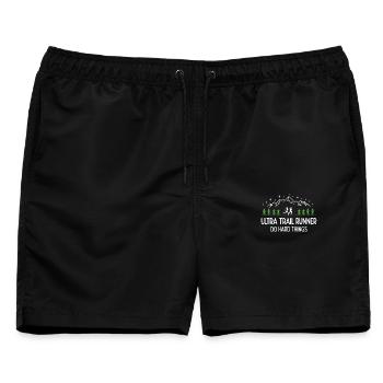 Ultra Trail Runner – Mach schwierige Dinge - Männer Badeshorts - Schwarz - Vorne - AI Model Male 178 light (178cm)