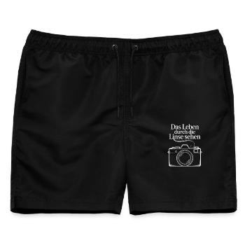 Das Leben Durch Die Linse Sehen Vintage Camera - Männer Badeshorts - Schwarz - Vorne - AI Model Male 178 light (178cm)