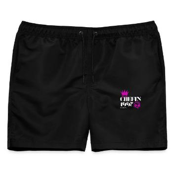 Chefin Edition 1997 Powerfrau 28 Jahre - Männer Badeshorts - Schwarz - Vorne - AI Model Male 178 light (178cm)