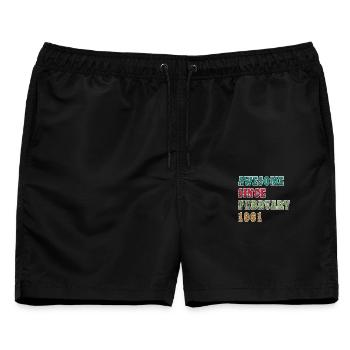 Februar 1961 Geburtstag Februar 1961 Februar - Männer Badeshorts - Schwarz - Vorne - AI Model Male 178 light (178cm)
