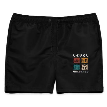 Level 45 freigeschaltet - Männer Badeshorts - Schwarz - Vorne - AI Model Male 178 light (178cm)