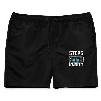 Steps Completed 10000 Schritte - Männer Badeshorts - Schwarz - Vorne - AI Model Male 178 light (178cm)