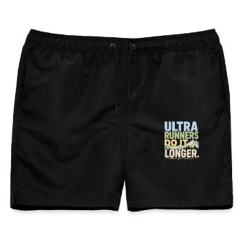 Ultraläufer machen es länger - Männer Badeshorts - Schwarz - Vorne - AI Model Male 178 light (178cm)