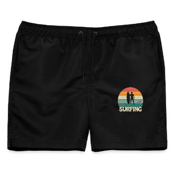 Surfing Sunset Man - Männer Badeshorts - Schwarz - Vorne - AI Model Male 178 light (178cm)