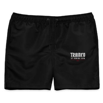 Trainiert von Domina Dark – Unterwerfungsidentität - Männer Badeshorts - Schwarz - Vorne - AI Model Male 178 light (178cm)