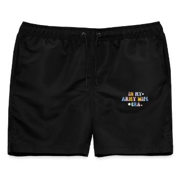 In meiner Armee-Ehefrau-Ära Militär-Ehepartner-Geschenk - Männer Badeshorts - Schwarz - Vorne - AI Model Male 178 light (178cm)