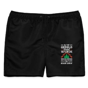Geduld verteilt? Ich such mein Gewehr - Männer Badeshorts - Schwarz - Vorne - AI Model Male 178 light (178cm)