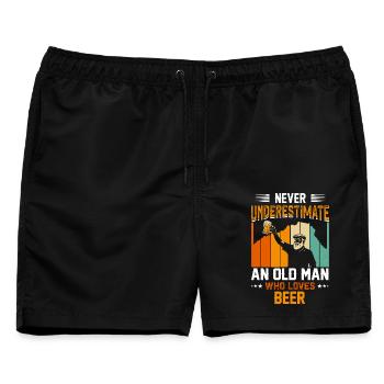 Never Underestimate an Old Man Who Loves Beer - Männer Badeshorts - Schwarz - Vorne - AI Model Male 178 light (178cm)