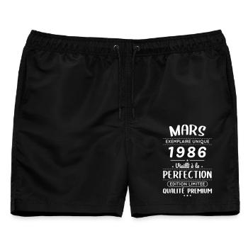 40-jähriges Jubiläum – März 1986 Perfektion - Männer Badeshorts - Schwarz - Vorne - AI Model Male 178 light (178cm)