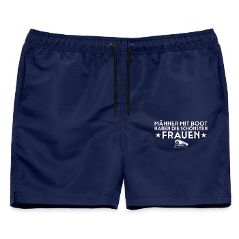 Männer mit Boot haben die schönsten Frauen - Männer Badeshorts - Navy - Vorne - AI Model Male 178 light (178cm)