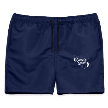 "Coming Soon" Geschenk, Geburtsanzeige - Männer Badeshorts - Navy - Vorne - AI Model Male 178 light (178cm)