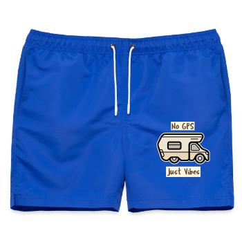 Schlichte Wohnmobilgrafik – kein GPS, nur Vibes 🚐 - Männer Badeshorts - Royalblau - Vorne - AI Model Male 178 light (178cm)
