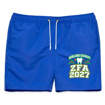 Ausbildung geschafft – ZFA Abschluss 2027 - Männer Badeshorts - Royalblau - Vorne - AI Model Male 178 light (178cm)