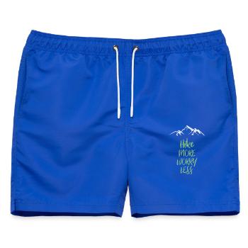 Wandern Sie mehr, sorgen Sie sich weniger - Männer Badeshorts - Royalblau - Vorne - AI Model Male 178 light (178cm)