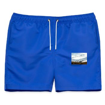 Winterlandschaft in Island - Männer Badeshorts - Royalblau - Vorne - AI Model Male 178 light (178cm)
