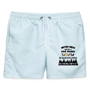 Ein Hundebesitzer kennt gute Verstecke * - Männer Badeshorts - hellblau gestreift - Vorne - AI Model Male 178 light (178cm)