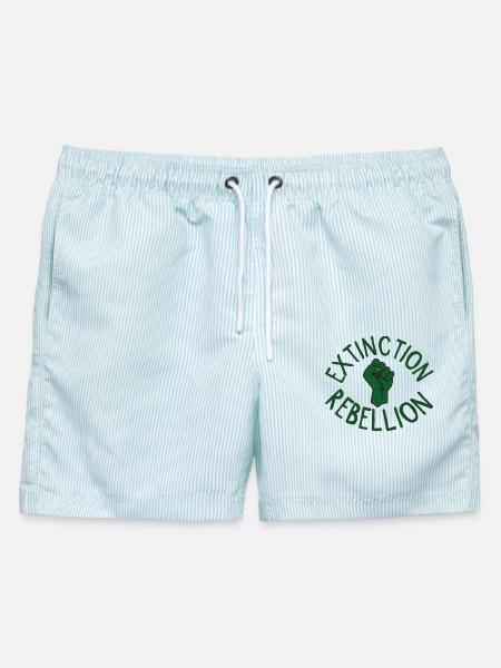 Extinction Rebellion Faust grün - Männer Badeshorts - hellblau gestreift