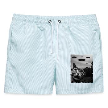 Katze Auserirdisch Invasion Uap Weirdcore - Männer Badeshorts - hellblau gestreift - Vorne - AI Model Male 178 light (178cm)
