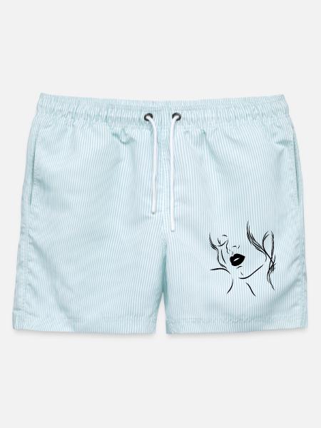 Feminine Silhouette mit sinnlichen Lippen - Männer Badeshorts - hellblau gestreift