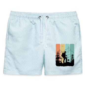 Berg- und farbenfrohes Naturabenteuer - Männer Badeshorts - hellblau gestreift - Vorne - AI Model Male 178 light (178cm)