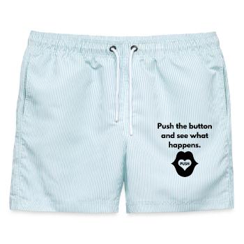 Drücken Sie den Knopf und sehen Sie, was passiert. - Männer Badeshorts - hellblau gestreift - Vorne - AI Model Male 178 light (178cm)
