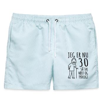 30. Geburtstag, 30 Jahre Mann, ich bin jetzt 30 - Männer Badeshorts - hellblau gestreift - Vorne - AI Model Male 178 light (178cm)