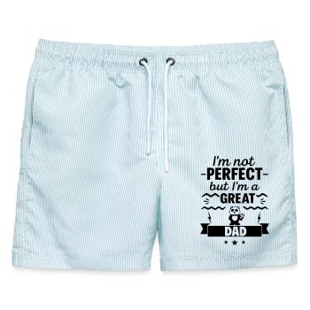 Nicht perfekt, aber ein super Papa - Männer Badeshorts - hellblau gestreift - Vorne - AI Model Male 178 light (178cm)