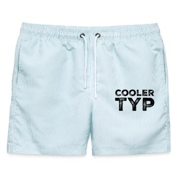 Cooler Typ Lustiger Spruch - Männer Badeshorts - hellblau gestreift - Vorne - AI Model Male 178 light (178cm)