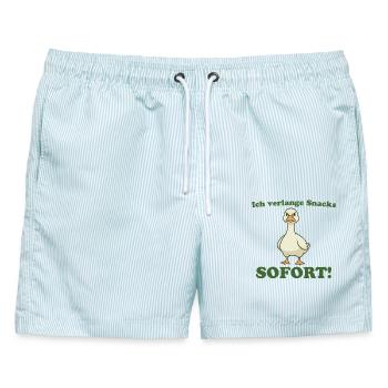 Wütende Gans: Ich verlange Snacks SOFORT! - Männer Badeshorts - hellblau gestreift - Vorne - AI Model Male 178 light (178cm)