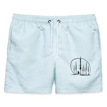 Waldpfad Radler Silhouette geschenkidee Freunde  - Männer Badeshorts - hellblau gestreift - Vorne - AI Model Male 178 light (178cm)