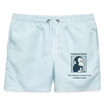 Introvertierter in der Komfortzone - Männer Badeshorts - hellblau gestreift - Vorne - AI Model Male 178 light (178cm)
