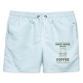 Perfekter Matcha Batch Kaffee Kyoto Grüner Tee - Männer Badeshorts - hellblau gestreift - Vorne - AI Model Male 178 light (178cm)