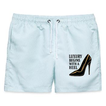 Luxury High Heel – Edles Gold Design Spruch - Männer Badeshorts - hellblau gestreift - Vorne - AI Model Male 178 light (178cm)