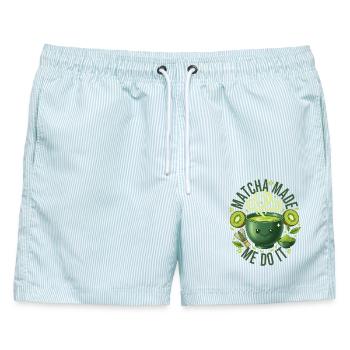 Matcha hat mich dazu gebracht, es lustig zu machen, grüner Tee-Matcha-Liebhaber - Männer Badeshorts - hellblau gestreift - Vorne - AI Model Male 178 light (178cm)