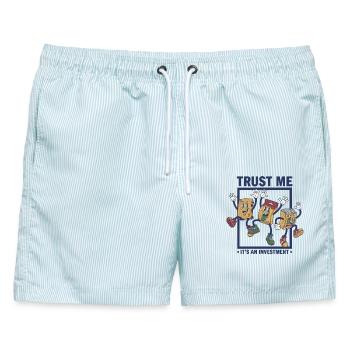 Glaub mir, es ist ein Booster für Investment-Sammelkarten - Männer Badeshorts - hellblau gestreift - Vorne - AI Model Male 178 light (178cm)