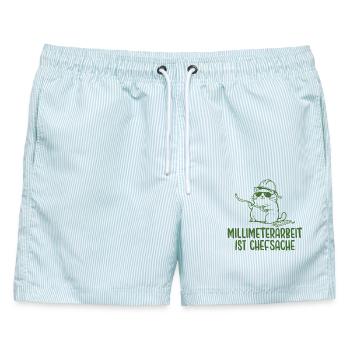 Handwerker Katze Millimeterarbeit ist Chefsache - Männer Badeshorts - hellblau gestreift - Vorne - AI Model Male 178 light (178cm)