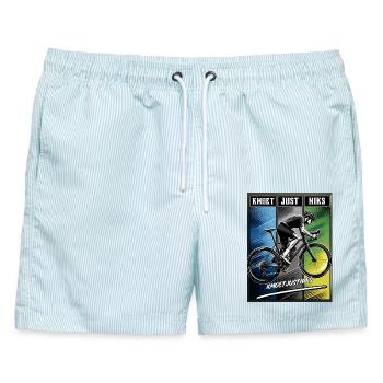 Drei-Panel-Radfahrer Just Nothing - Männer Badeshorts - hellblau gestreift - Vorne - AI Model Male 178 light (178cm)