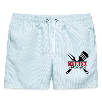 Der tut nix Der will grillen Grillsprüche Chef - Männer Badeshorts - hellblau gestreift - Vorne - AI Model Male 178 light (178cm)