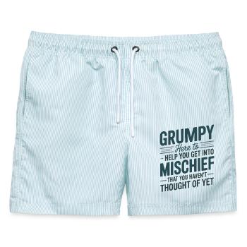 Grumpy hier, um dir zu helfen, in Unfug einzusteigen - Männer Badeshorts - hellblau gestreift - Vorne - AI Model Male 178 light (178cm)