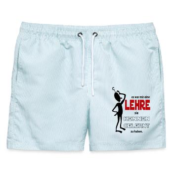 Kennen gelernt Mir eine Lehre Sprüche Floskel - Männer Badeshorts - hellblau gestreift - Vorne - AI Model Male 178 light (178cm)