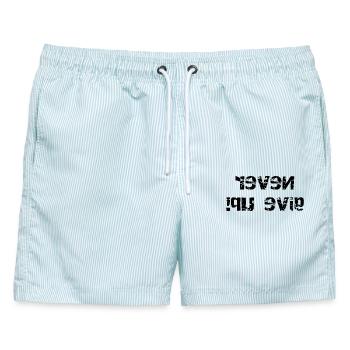 Niemals aufgeben - gespiegelt - Männer Badeshorts - hellblau gestreift - Vorne - AI Model Male 178 light (178cm)