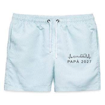 Futuro Papà 2027 Battito Cardiaco Gravidanza - Männer Badeshorts - hellblau gestreift - Vorne - AI Model Male 178 light (178cm)