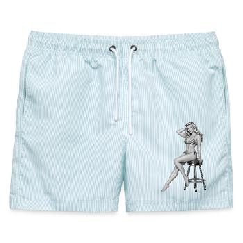 Klassisches Pin-up: Blonde Retro-Schönheit - Männer Badeshorts - hellblau gestreift - Vorne - AI Model Male 178 light (178cm)