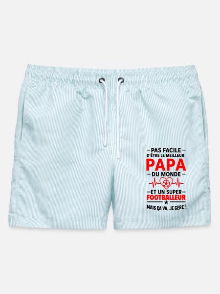 Herz + Fußball – Super Papa Fußballer - Männer Badeshorts - hellblau gestreift