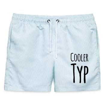 So sieht ein cooler Typ aus - Männer Badeshorts - hellblau gestreift - Vorne - AI Model Male 178 light (178cm)