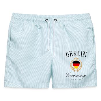 Berlin Deutschland Wappen Krone – Reise Souvenir - Männer Badeshorts - hellblau gestreift - Vorne - AI Model Male 178 light (178cm)