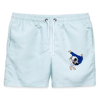 Judo werfen im Wettkampf blau-weißer Anzug oder Kimono - Männer Badeshorts - hellblau gestreift - Vorne - AI Model Male 178 light (178cm)